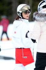 VICTORIA BECKHAM Skiing in Shistler 02/17/2017