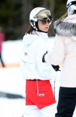 VICTORIA BECKHAM Skiing in Shistler 02/17/2017