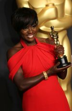 VIOLA DAVIS at 89th Annual Academy Awards in Hollywood 02/26/2017
