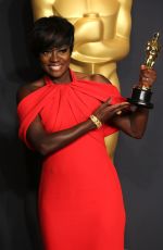 VIOLA DAVIS at 89th Annual Academy Awards in Hollywood 02/26/2017