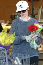 ANNE HATHAWAY Out Shopping Goes Flower in Beverly Hills 03/24/2017