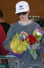 ANNE HATHAWAY Out Shopping Goes Flower in Beverly Hills 03/24/2017