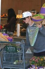 ANNE HATHAWAY Out Shopping Goes Flower in Beverly Hills 03/24/2017