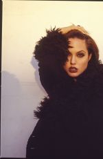 BEst from the Past - 20 Years Old ANGELINA JOLIE on the Set of a Photosoot, 1995 