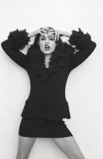 BEst from the Past - 20 Years Old ANGELINA JOLIE on the Set of a Photosoot, 1995 