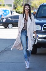 EMILY RATAJKOWSKI Out and About in Los Angeles 03/29/2017