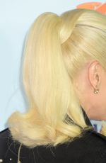 GWEN STEFANI at Nickelodeon 2017 Kids