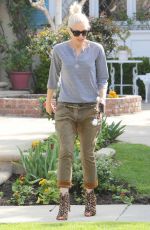 GWEN STEFANI Leaves Her Parents Home in Los Angeles 03/18/2017