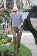 GWEN STEFANI Leaves Her Parents Home in Los Angeles 03/18/2017