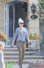 GWEN STEFANI Leaves Her Parents Home in Los Angeles 03/18/2017