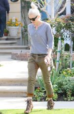 GWEN STEFANI Leaves Her Parents Home in Los Angeles 03/18/2017
