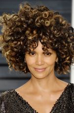 HALLE BERRY at 2017 Vanity Fair Oscar Party in Beverly Hills 02/26/2017