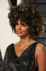 HALLE BERRY at 2017 Vanity Fair Oscar Party in Beverly Hills 02/26/2017