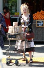 HELENA BONHAM CARTER Shopping at Bristol Farms in West Hollywood 03/08/2017
