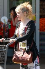 HELENA BONHAM CARTER Shopping at Bristol Farms in West Hollywood 03/08/2017