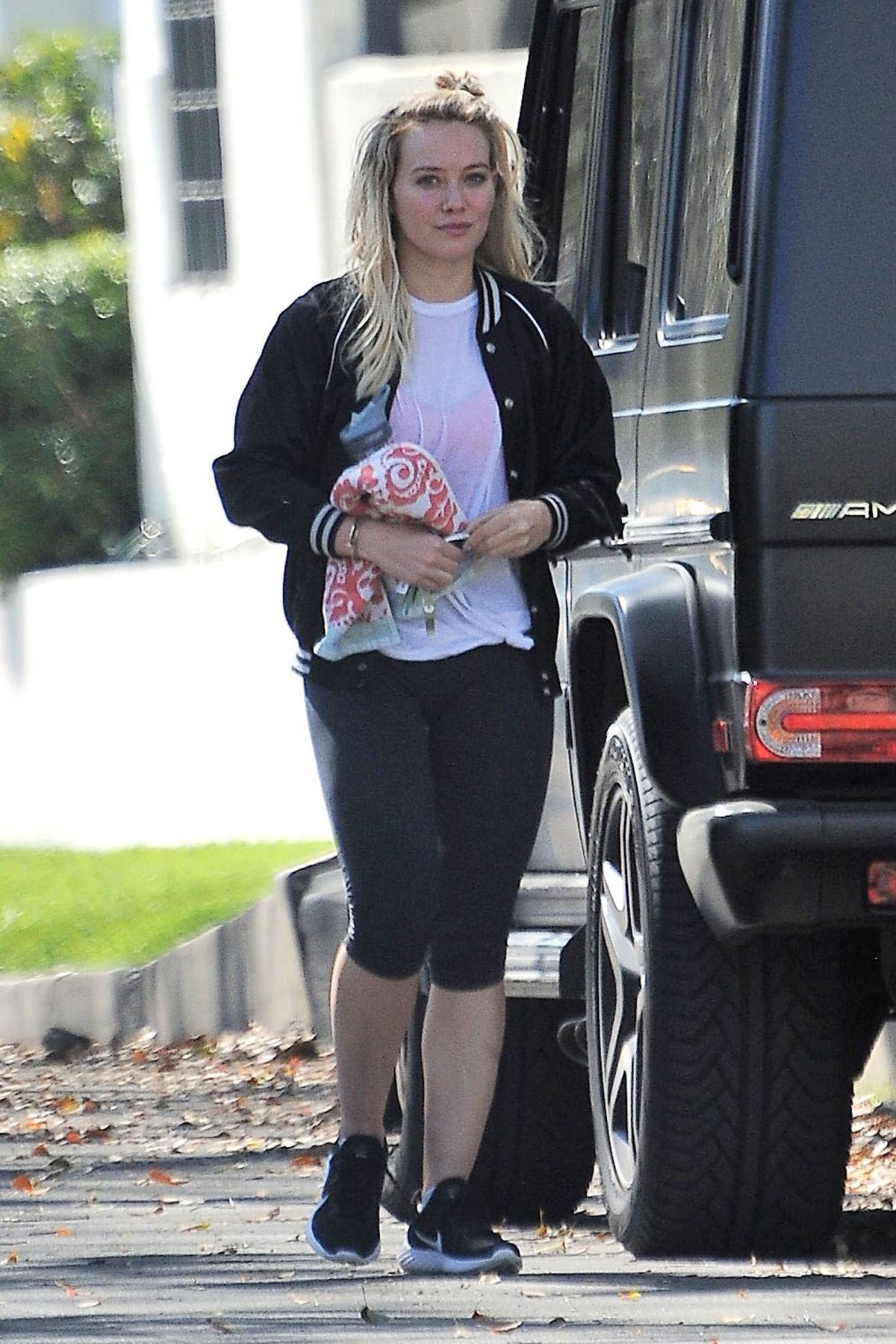 HILARY DUFF at a Friends House in Studio City 03/13/2017 HILARY DUFF at a Friends House in Studio City 03/13/2017