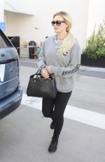HOLLY MADISON Leaves Lancer Dermatology in Beverly Hills 03/22/2017