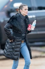 JAIME KING on the Set of Ocean Eight