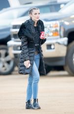 JAIME KING on the Set of Ocean Eight