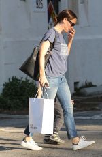 JENNIFER GARNER Shopping at Jill Roberts in Brentwood 03/09/2017