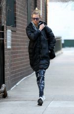 KARLIE KLOSS Arrives at Her Home in New York 03/06/2017