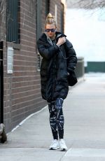 KARLIE KLOSS Arrives at Her Home in New York 03/06/2017