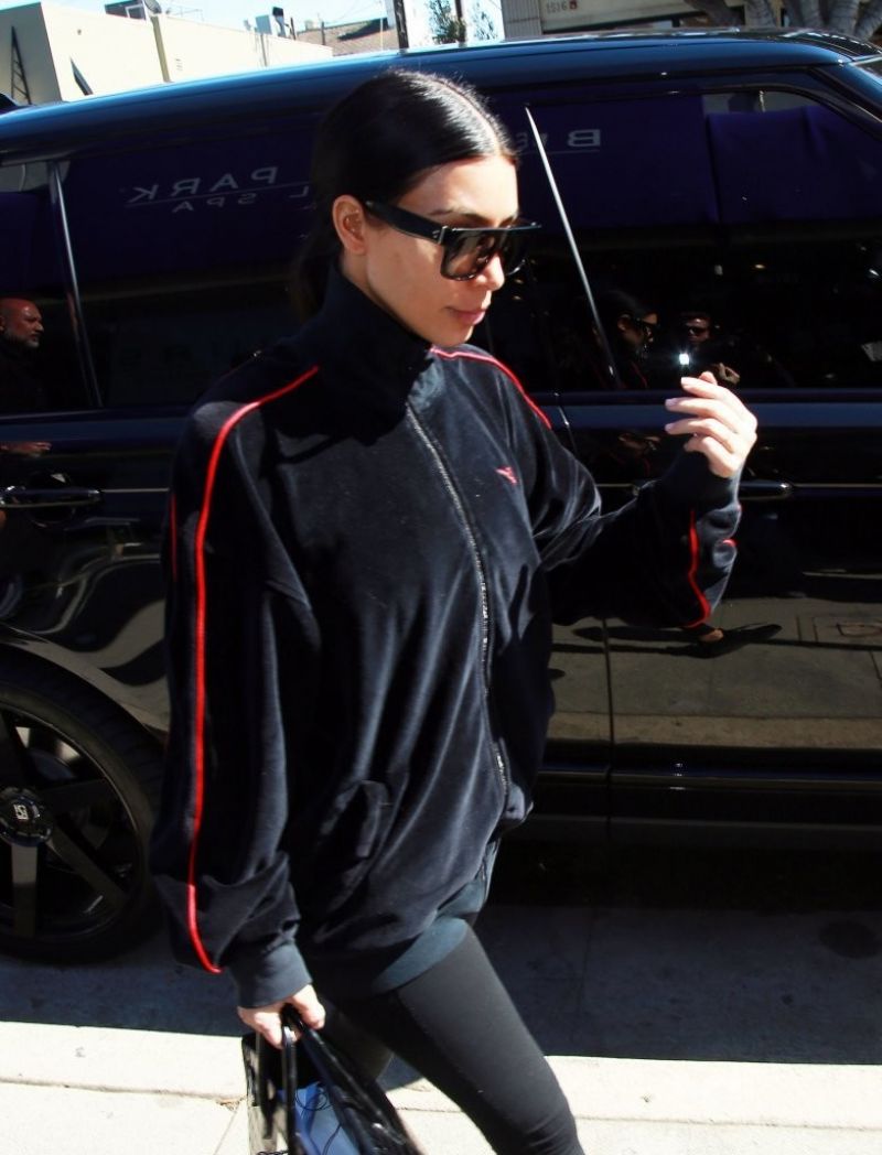 KIM KARDASHIAN Arrives at a Spa in Brentwood 02/28/2017 KIM KARDASHIAN Arrives at a Spa in Brentwood 02/28/2017