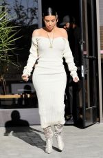 KIM KARDASHIAN Leaves Keeping Up with the Kardashians Set in Westlake 03/25/2017