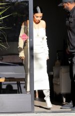 KIM KARDASHIAN Leaves Keeping Up with the Kardashians Set in Westlake 03/25/2017