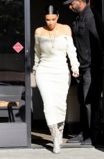 KIM KARDASHIAN Leaves Keeping Up with the Kardashians Set in Westlake 03/25/2017
