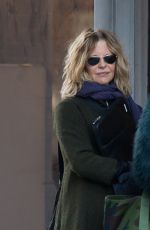 MEG RYAN Look at Apartment She Want to Purchase in Greenwich Village 03/28/2017