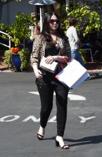 MICHELLE TRACHTENBERG Shopping at Fred Segal in West Hollywood 03/23/2017