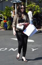 MICHELLE TRACHTENBERG Shopping at Fred Segal in West Hollywood 03/23/2017