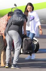 MILA KUNIS and Ashton Kutcher on Vacation in Hawaii 03/05/2017
