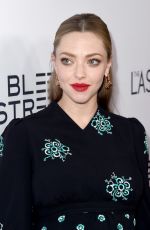 Pregnant AMANDA SEYFRIED at 