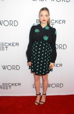 Pregnant AMANDA SEYFRIED at 