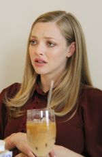 Pregnant AMANDA SEYFRIED at 