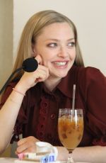 Pregnant AMANDA SEYFRIED at 