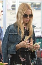 RACHEL ZOE Shopping at Farmers Market in Brentwood 03/12/2017