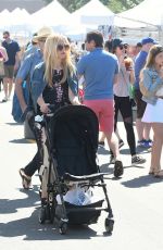 RACHEL ZOE Shopping at Farmers Market in Brentwood 03/12/2017