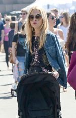 RACHEL ZOE Shopping at Farmers Market in Brentwood 03/12/2017
