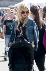 RACHEL ZOE Shopping at Farmers Market in Brentwood 03/12/2017