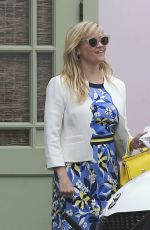 REESE WITHERSPOON Leaves Ivy Restaurant in Los Angeles 03/12/2017