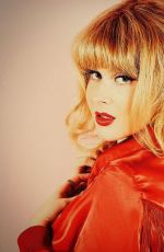 RENEE OLSTEAD for Valfre