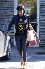 VIOLA DAVIS Out and About in Los Angeles 03/01/2017