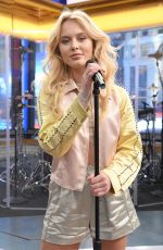 ZARA LARSON Performs at Good Morning America 03/22/2017