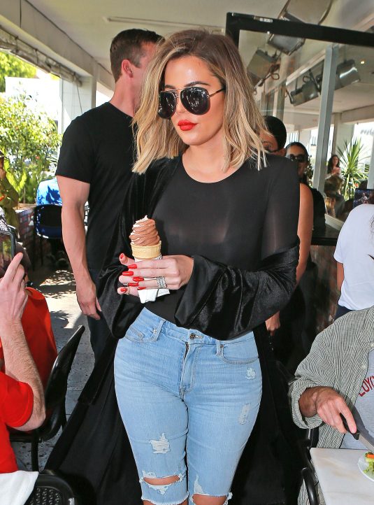 KHLOE KARDASHIAN Out for Lunch in Los Angeles