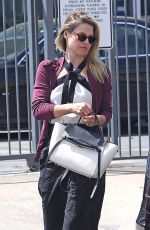 ALI LARTER Shopping at Heath Ceramics in Beverly Hills 04/24/2017