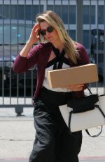 ALI LARTER Shopping at Heath Ceramics in Beverly Hills 04/24/2017