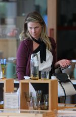 ALI LARTER Shopping at Heath Ceramics in Beverly Hills 04/24/2017